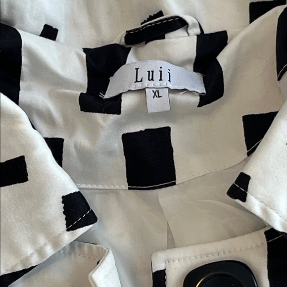 Luii Black and White Trench Coat - Picture 2 of 5